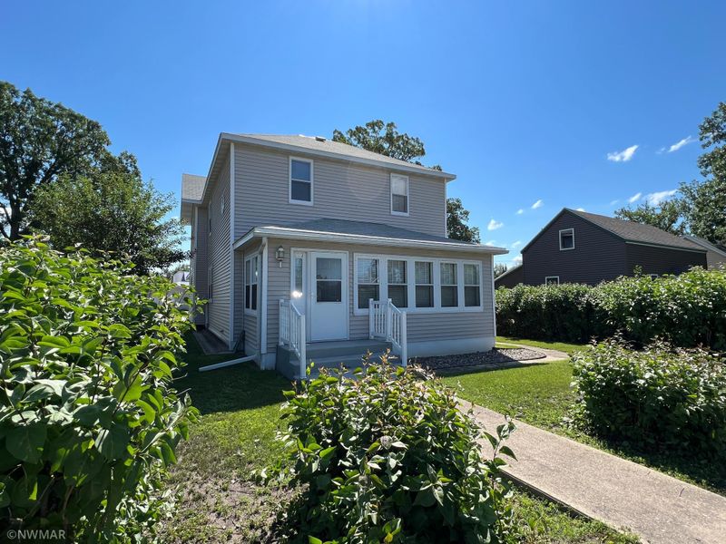 227 4th St S, Greenbush, MN 56726