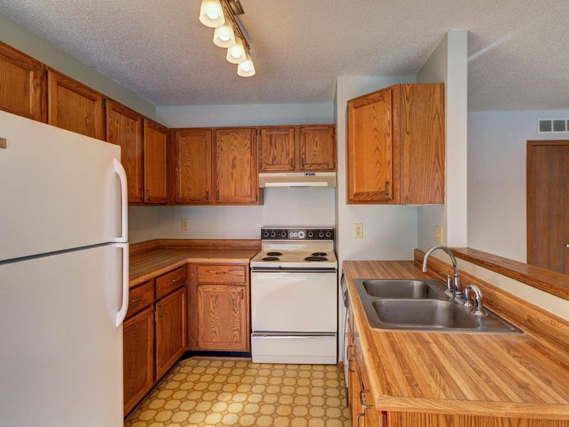 3347 Nevada Ave N #2, Crystal, MN 55427