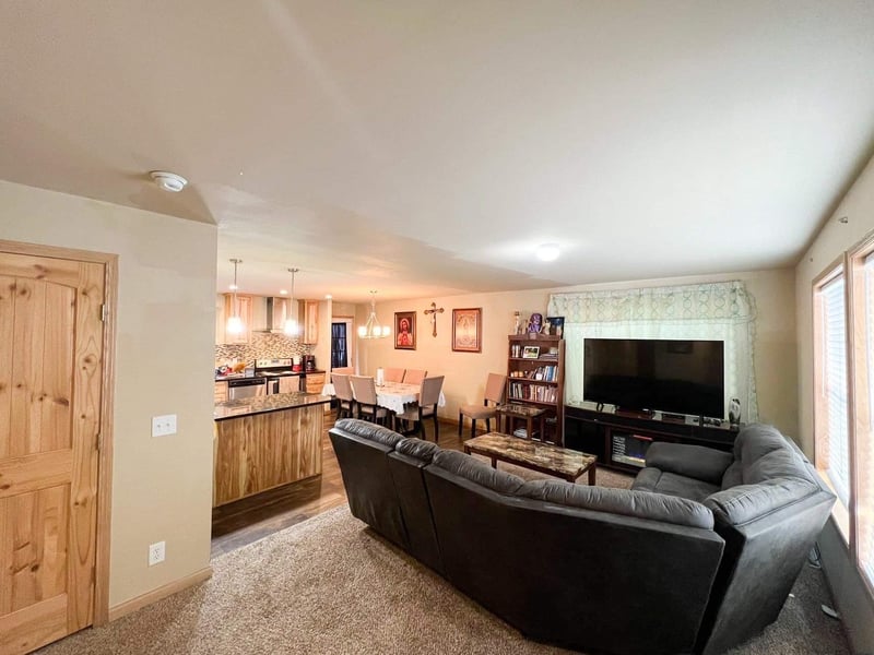 305 N Seney Ave, Rushmore, MN 56168