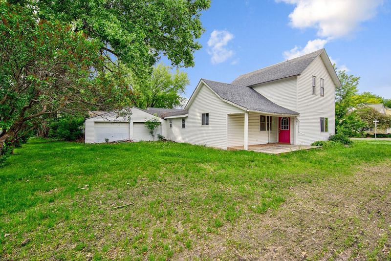 201 S Park St, Saint Clair, MN 56080
