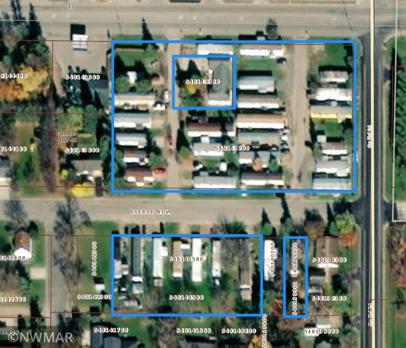 1006 3rd St NE, Roseau, MN 56751