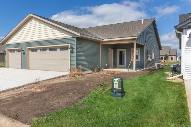 1926 Sandstone Loop S, Sartell, MN 56377