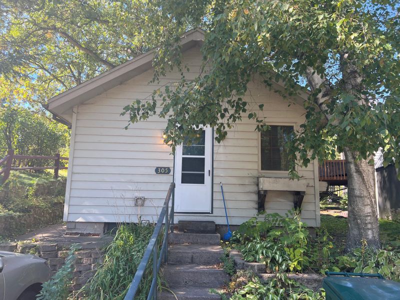305 Kimberly Rd, Willernie, MN 55090