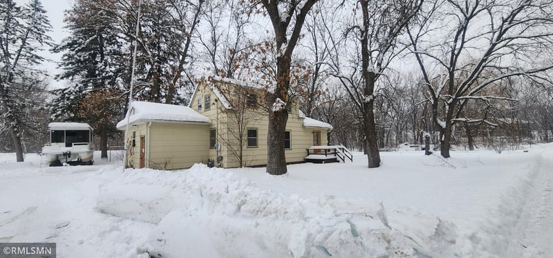 9043 28th St N, Lake Elmo, MN 55042