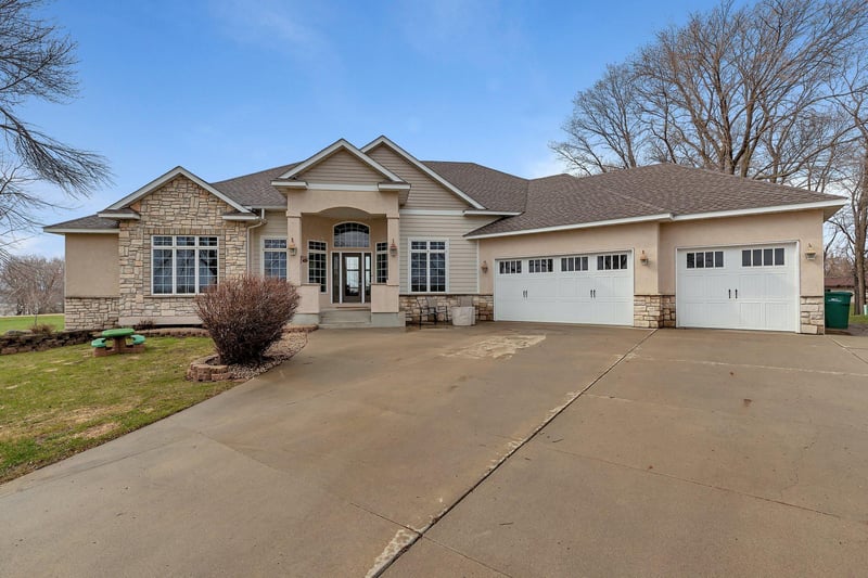 11566 199th Cir, Silver Lake, MN 55381