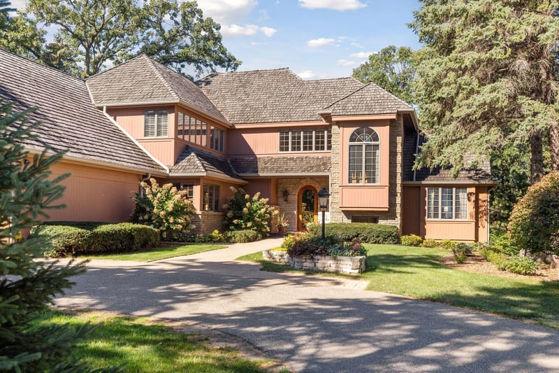 1941 Glenhill Rd, Mendota Heights, MN 55118