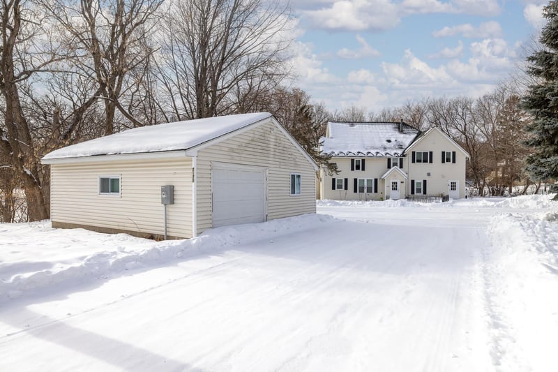 7170 Bryant Lake Dr, Eden Prairie, MN 55344