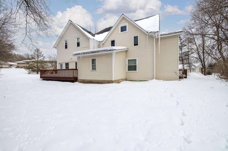 7170 Bryant Lake Dr, Eden Prairie, MN 55344