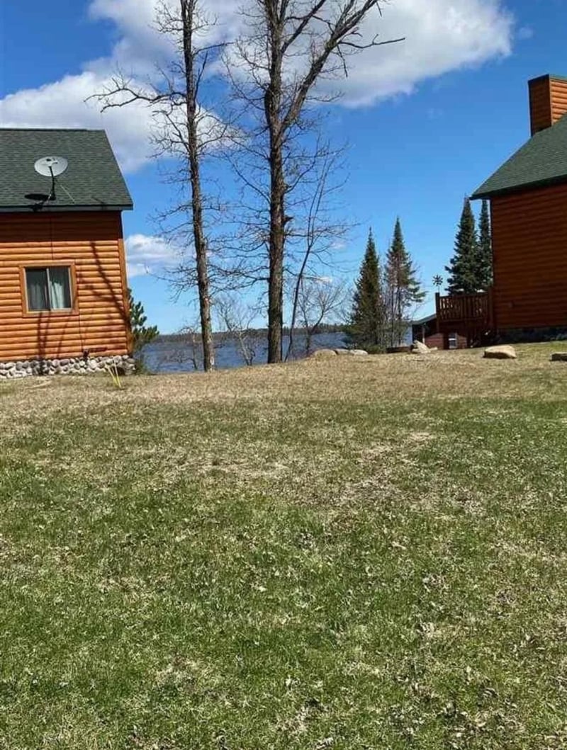 10534 Bittersweet Ln, Kabetogama, MN 56669