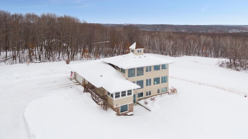 710 Maple Leaf Ct, Osceola, WI 54020