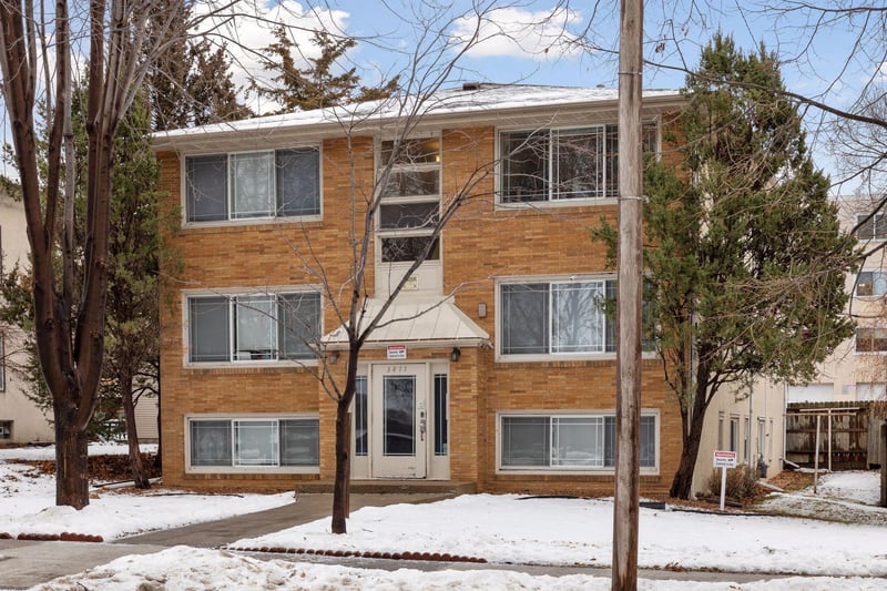 3411 15th Ave S, Minneapolis, MN 55407