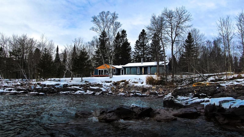 422 Old North Shore Rd, Two Harbors, MN 55616