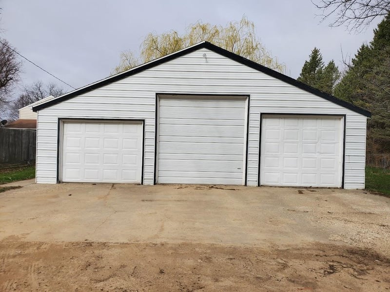 121 16th St, Heron Lake, MN 56137