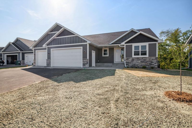 448 Westwood Dr, River Falls, WI 54022