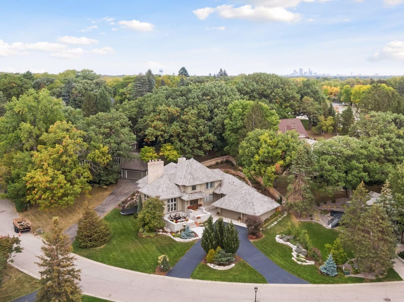 5004 Nob Hill Dr, Edina, MN 55439