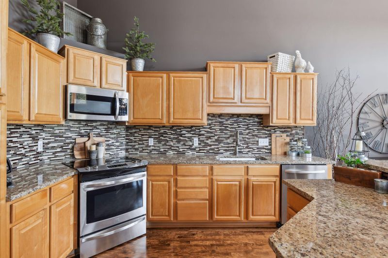 3320 Glynwater Trl NW, Prior Lake, MN 55372