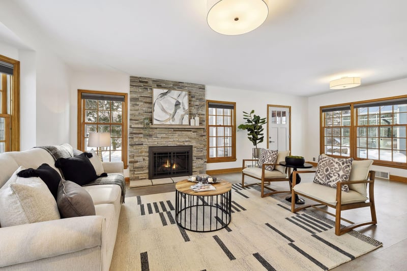 555 Mount Curve Blvd, Saint Paul, MN 55116