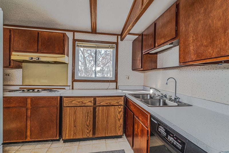 514 Cutler Hill Rd, Welch, MN 55089