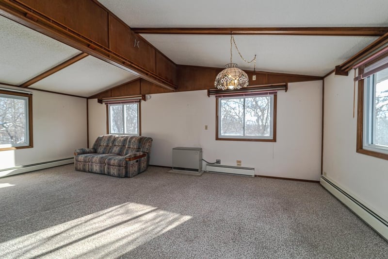 514 Cutler Hill Rd, Welch, MN 55089