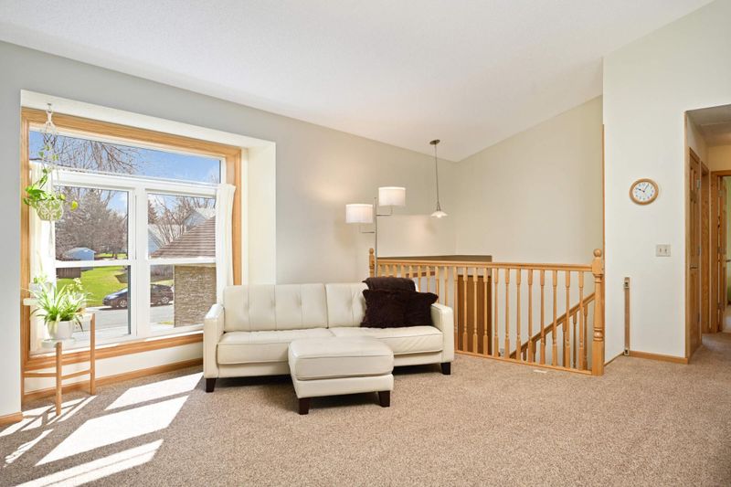 9483 Minnesota Ln N, Maple Grove, MN 55369