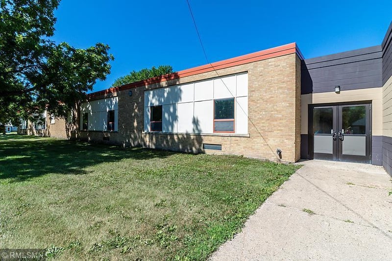 144 North St, Waldorf, MN 56091