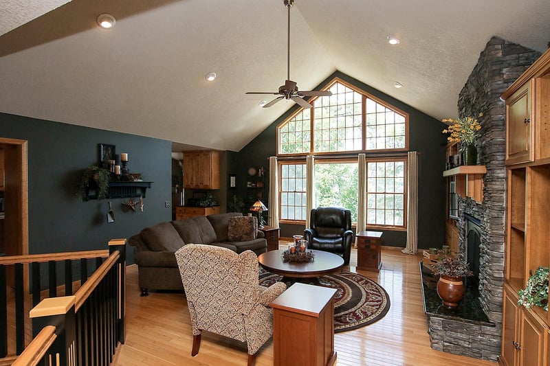 24876 Vista Rd, Hutchinson, MN 55350
