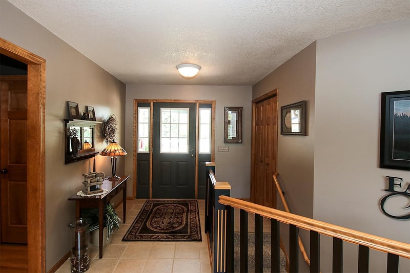 24876 Vista Rd, Hutchinson, MN 55350