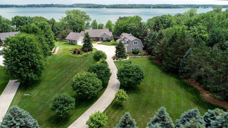 24876 Vista Rd, Hutchinson, MN 55350