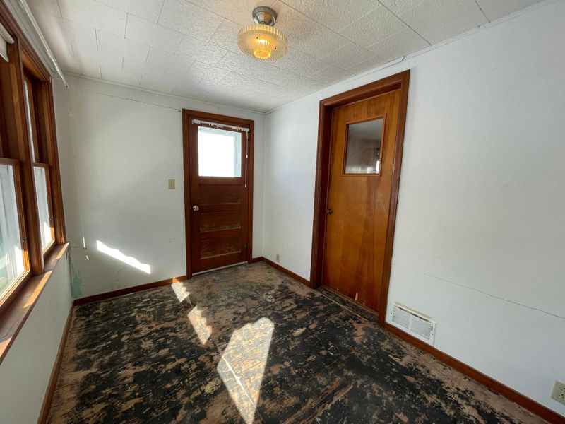 402 E 9th St, Morris, MN 56267