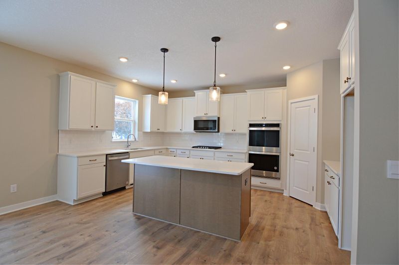 13102 Bauer Dr N, Champlin, MN 55316