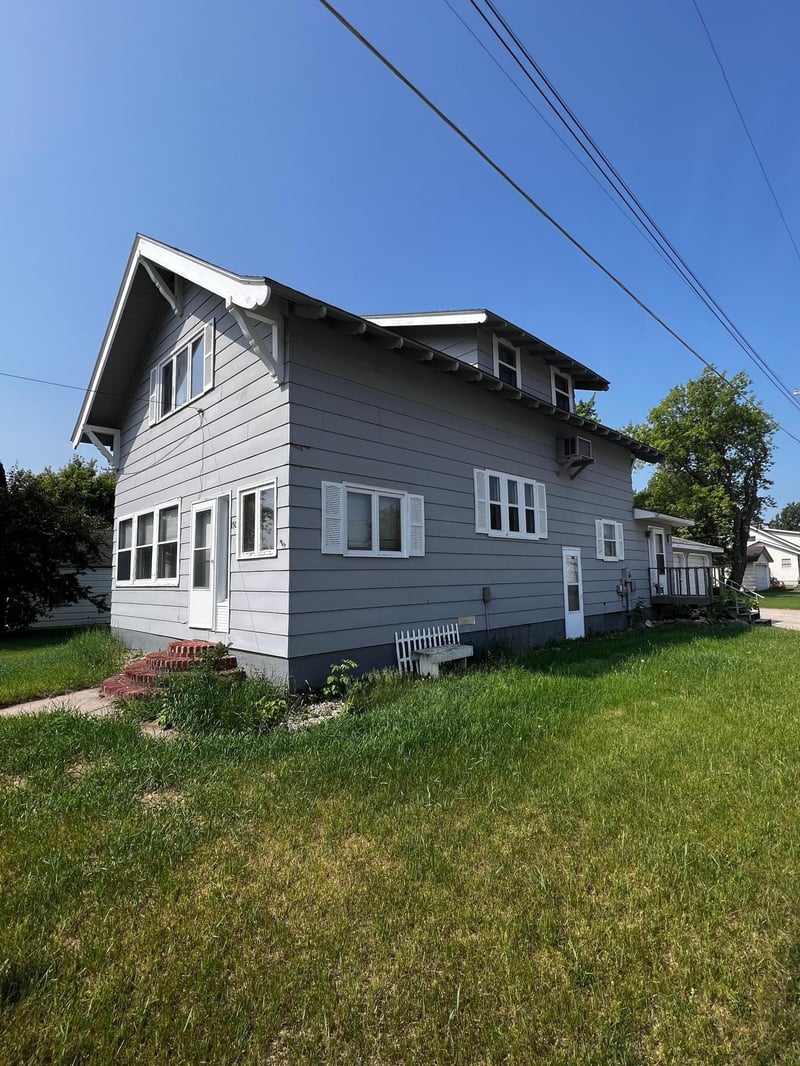 150 2nd St N, Middle River, MN 56737