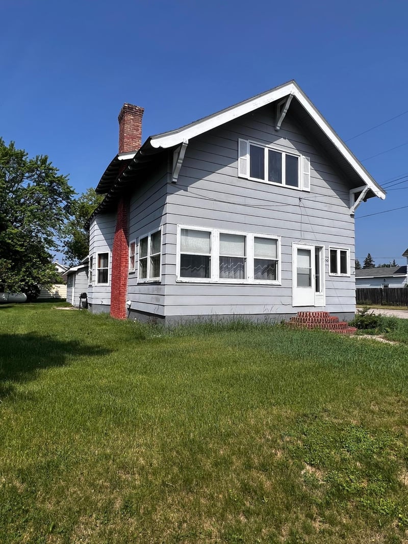 150 2nd St N, Middle River, MN 56737