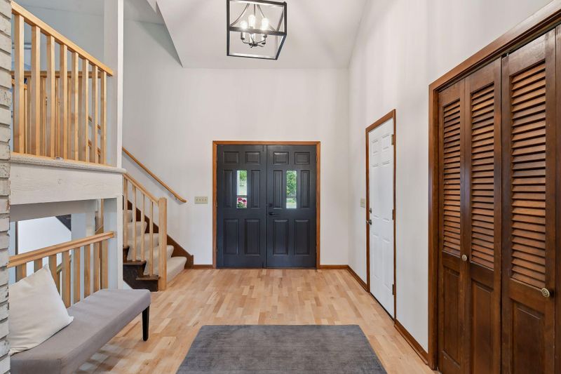 10633 Brunswick Cir, Bloomington, MN 55438