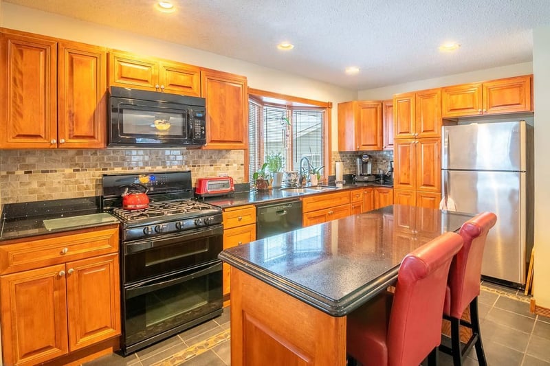 228 Guilford Rd, Hoyt Lakes, MN 55750