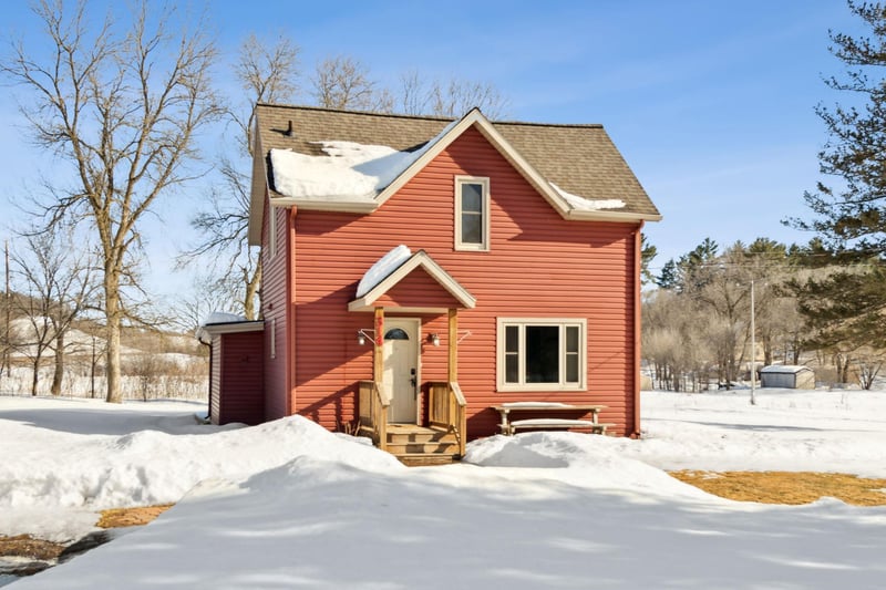 314 Bluff Ave S, Prairie Farm, WI 54762