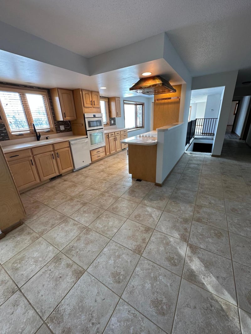 411 Cleveland Ave E, Karlstad, MN 56732
