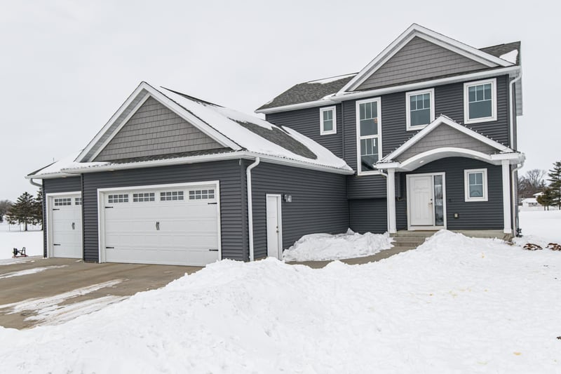 500 3rd St SE, Hayfield, MN 55940