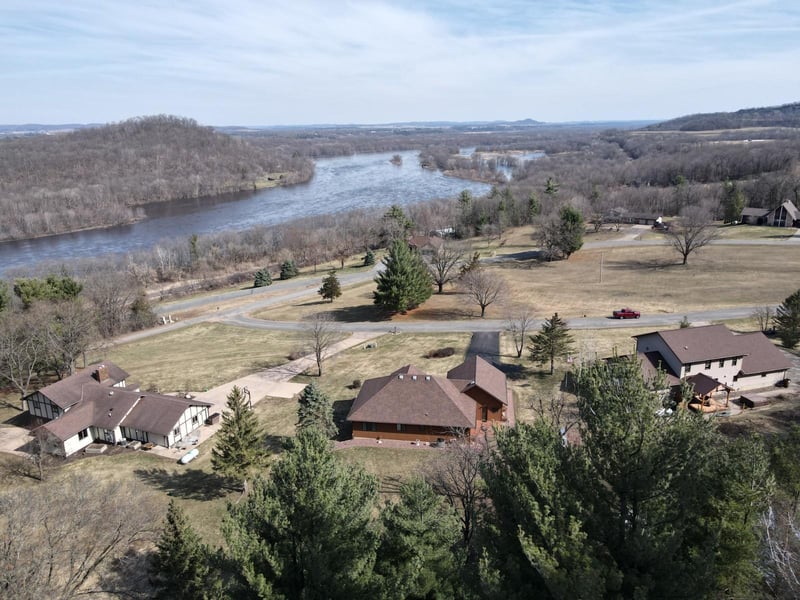 W2304 Highland Dr, Durand, WI 54736