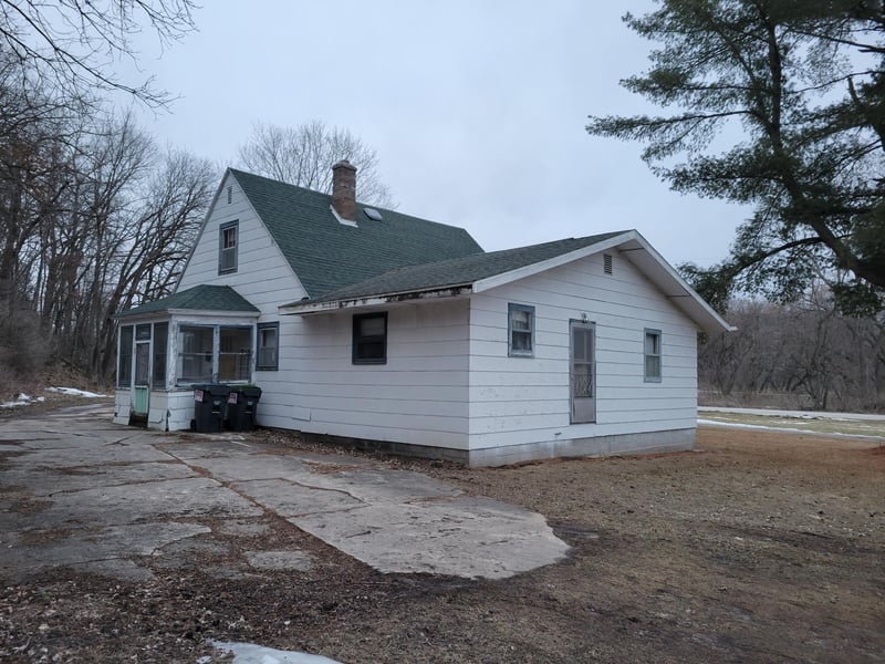 2445 Deep River Rd, Peterson, MN 55962