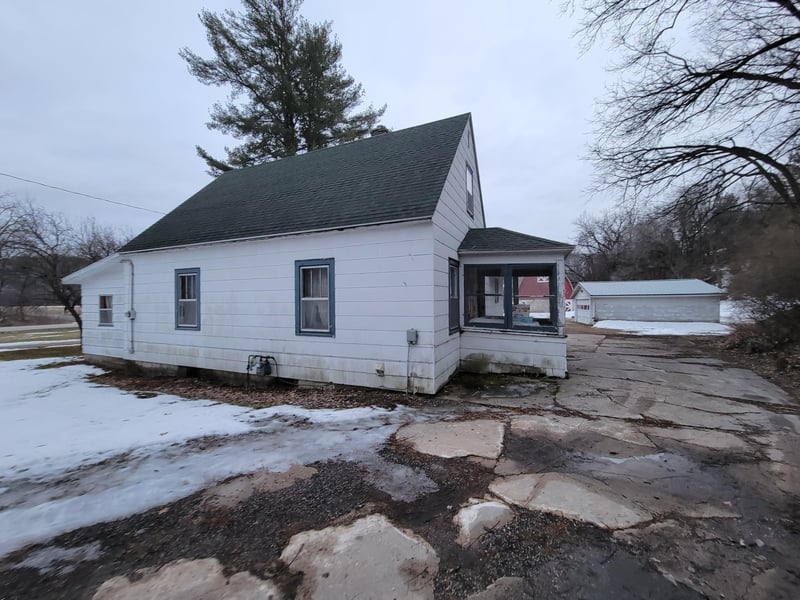 2445 Deep River Rd, Peterson, MN 55962
