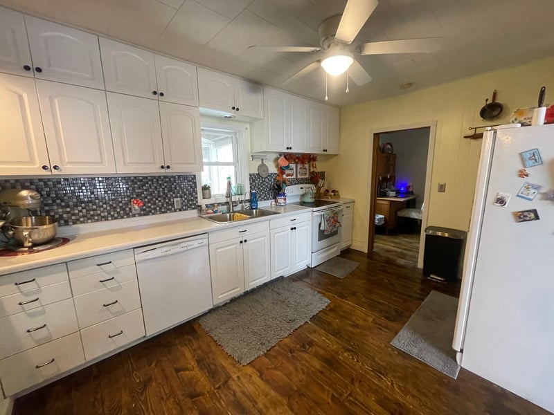 114 W Martin St, Lewisville, MN 56060