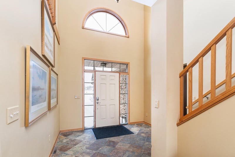 701 Creekside Cir, Duluth, MN 55811