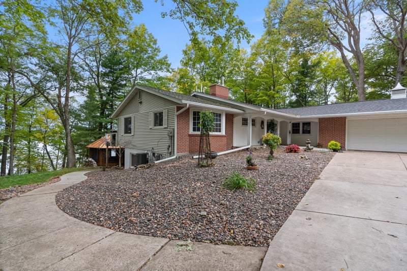 2275 Jeffery Blvd, Cumberland, WI 54829