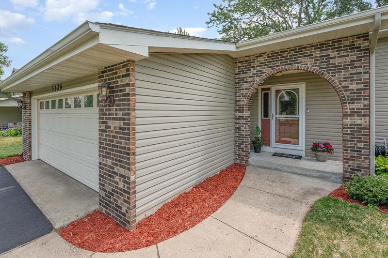 1326 Norwood Ln, Anoka, MN 55303