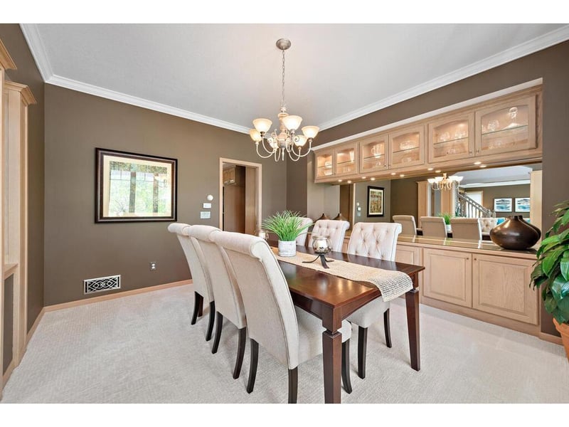 600 High Ridge Cir, Mendota Heights, MN 55118