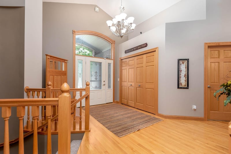 112 Creekside Dr, Mankato, MN 56001