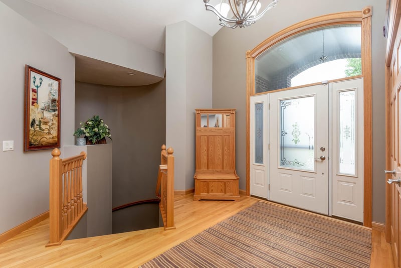 112 Creekside Dr, Mankato, MN 56001