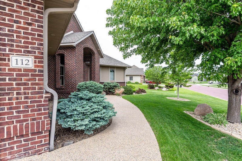 112 Creekside Dr, Mankato, MN 56001