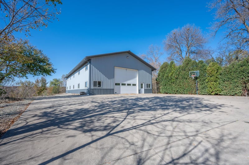 405 4th St W, Mantorville, MN 55955