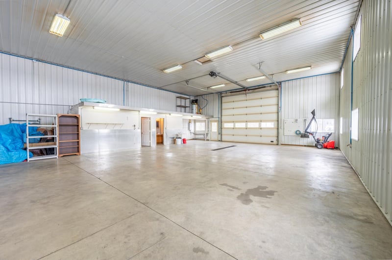 405 4th St W, Mantorville, MN 55955